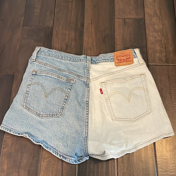 Levi’s Duotone Demin Shorts - Picture 4 of 6